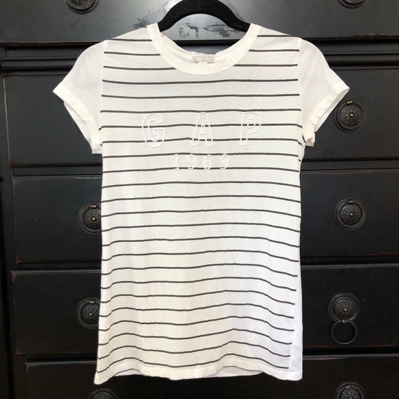 Beaded GAP T-shirt - Picture 2 of 5